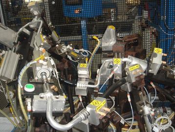 Guter Preis Automatisch leitet Maschinenhälften-Helium-Leck-Testgerät für Klimaanlage Genauigkeit 1.0E-5mbar.l/s durch Rohre Online