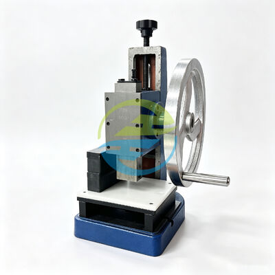 Guter Preis IEC Standard Proben-Schneidemaschine für Gummi und Kabelisolationsmaterial Prüfkörpervorbereitung mit kundenspezifischer Hantel-Stanzform Online